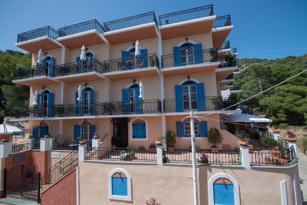 Maria Studios Poros Town Buitenkant foto
